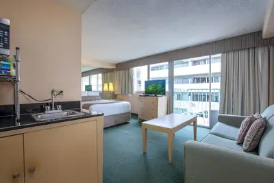 Image de Aqua Aloha Surf Waikiki 707 Deluxe Studio with Lanai and Partial City Views