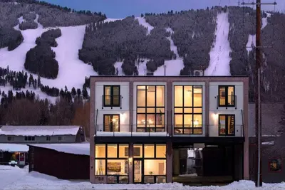 Image de Outpost: East Gill Four - right near Town Square!