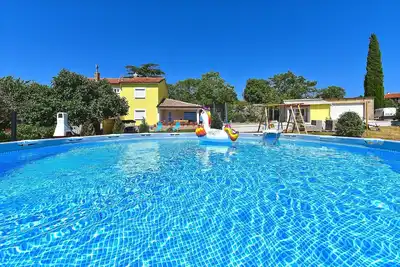 Image de Maison de vacances Zminj pour 1 - 6 personnes avec 2 chambres à coucher - Maison de vacances