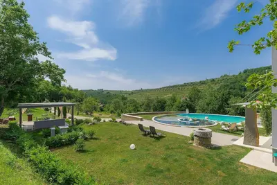 Image de Belle maison de vacances privée avec piscine privée, climatisation, Wifi, terrasse, animaux admis