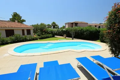 Image de Appartement dans une maison de vacances avec piscine privée, climatisation, Wifi, Tv, terrasse