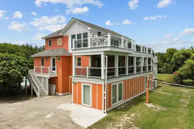 Image de 1370 - Huskers Haven, 4-bed 2. 5-bath Corolla, Nc, private pool, hot tub