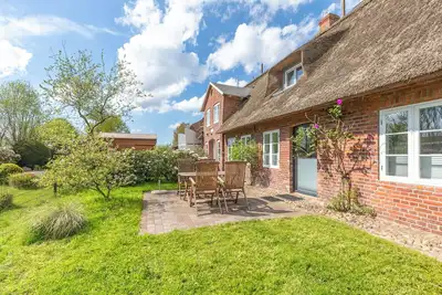 Image de Feel-good atmosphere under thatched roof in the beautiful vacation apartment \"Wa
