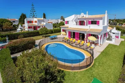 Image de Villa de luxe à Carvoeiro | Villa Fragrancia Dois | Villa 4 chambres | Table de billard et tennis de