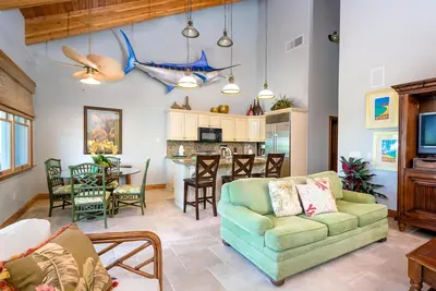 Image de Caribbean-Style Family Home w\/ Full Kitchen, WiFi, Veranda, & Full Washer-Dryer