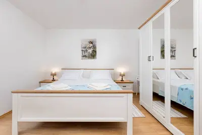 Image de Superior comfort with a beautiful sea view in apartment Barjaktarić 1 in Malinska