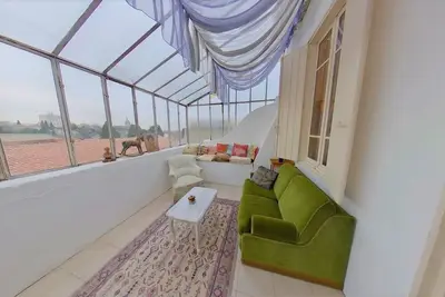 Image de Magnifique maison de 230 m2 + jardin ★ face à la tour Luma ★ Wifi