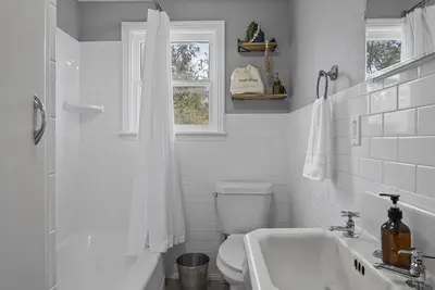 Image de Spacious Waco Country Cottage 6 miles from Downtown