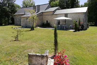 Image de Gite du château, classé 4 Etoiles, en pierres, restauré, dans le parc du chateau