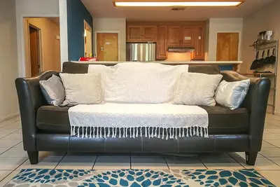 Spacious 3br\/3ba Retreat Near Baylor & Downtown!