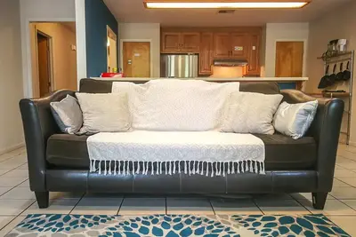 Spacious 3br\/3ba Retreat Near Baylor & Downtown!