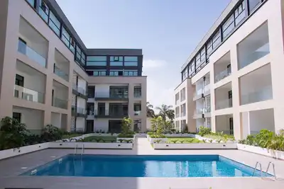 Image de Newly furnished Studio Apartment with Balcony/pool view@Embassy Gardens