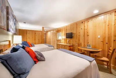 Steps to ⭐️ Gondola ⎮Private Deck Overlooking Village ⭐️