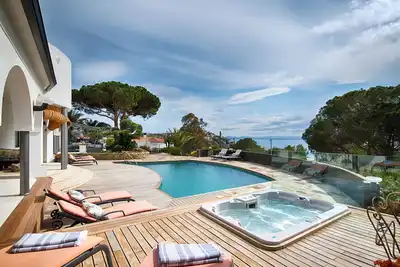 Image de Luxury Villa with Stunning Views – Ultimate Wow Factor Guaranteed!