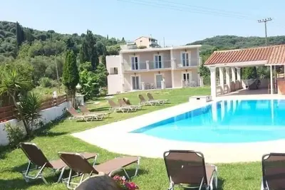 Image de Moderne Grosse Villa, mit Privatem Xl Pool, Wifi, Strandnah, Parkplätze