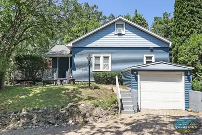 Image de Serenity Now |Access to Assembly Park Beaches, Swimming Pier & Park |Delavan Lake |Fireplace |Deck