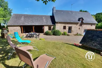 Image de Fermette Mayennaise avec jardin clos, équipements enfants et activités de ferme