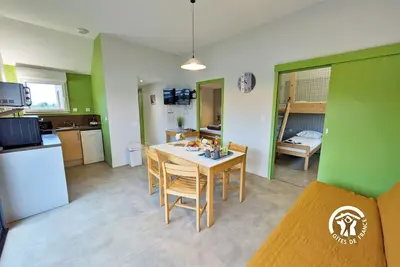 Image de Chalet familial au bord de l'eau, 5-7 pers, pêche privée, activités enfants, nature et confort
