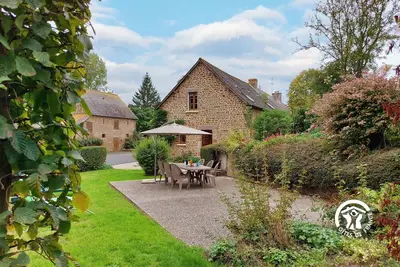Image de Gîte à la campagne avec jardin privatif, terrasse, et jeux extérieurs près de Fougères