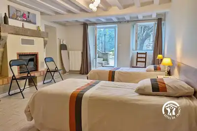 Image de Gîte Champêtre avec Cheminée près de la Ferme – 3 Chambres, Wi-Fi, Randonnée en Mayenne