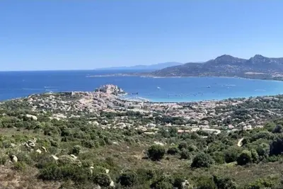 Image de T3 dans résidence récente, proche plage, centre-ville et commerces