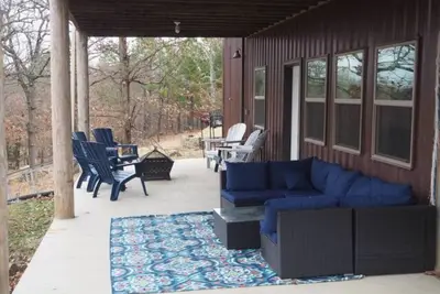 Image de Lost Boys' Hideout Lake Eufaula Rental with dock