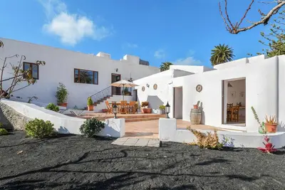 Image de Maison de vacances 'Maria Dolores' avec vue sur les montagnes, Wi-Fi, jardin et terrasse