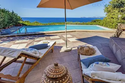 Image de Emplacement spectaculaire avec vue sur la mer, avec accès direct à la côte