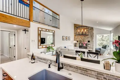 Image de Newly Remodeled! Completely Renovated 3 Br, 3 Ba in Vail