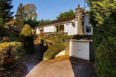 Image de Nutwood, pet friendly, with open fire in Lakeside