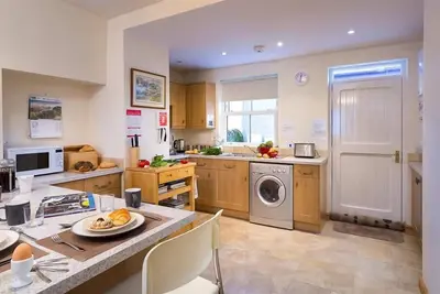 Image de Mulberry Cottage, pet friendly, with open fire in Kendal