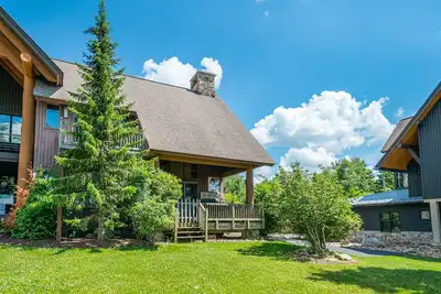 Image de Bet Your Ace: Ski In/Ski Out with Hot Tub + Close to Activities