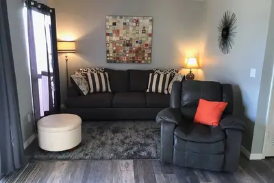 Image de Clean Comfortable Condo with Golf Course View - Close to Pool & Clubhouse!