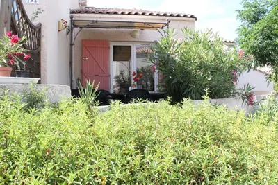 Image de Maison de Vacances avec Piscine et Terrasse, 800m de la Plage - 6 Couchages, Saint Pierre la Mer