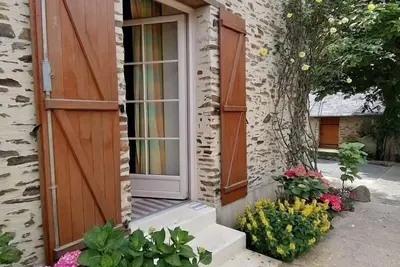 Image de Gîte professionnel au calme, 2-3 pers, à 5 min de Château-Gontier, parking privé, Wi-Fi, télétravail