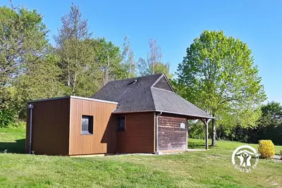 Image de Chalet de pêche avec ponton privé, terrasse et jeux pour enfants