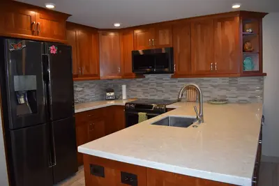 Image de Beautifully remodeled 2 Bd, 2 Bath Condo, short walk to the Beach