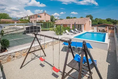 Image de Belle maison à Barban avec WiFi