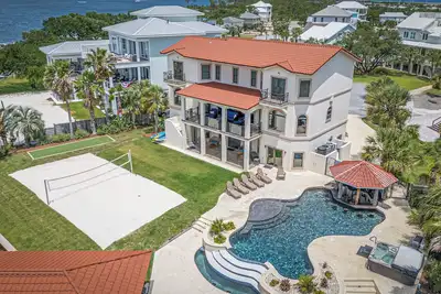 Image de Private Oasis - Heated Pool/Spa, Private Beach Access, Bay with Dock, Game Room!