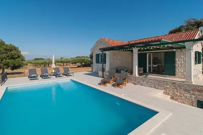 Image de Superbe maison de 2 chambres à Postira