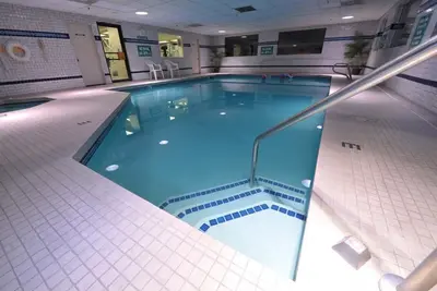 Image de Look No Further! 2 Comfortable Units, Indoor Pool, Near Taco Bell Arena!