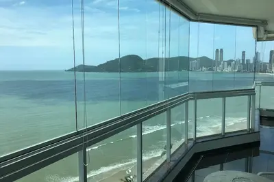Image de Facing the sea, with incredible views and comfort.