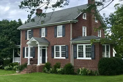 Luxury Stay on Flower Farm by Wineries Near Charlottesville-Pet-Friendly