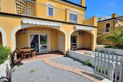 Image de Blue Bay; a comfortable one-bedroom ground floor apartment with communal pool