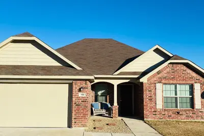 Image de **Timberland Cottage** Sleeps 6. Minutes to Casino, Concerts, Lake, College