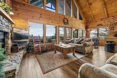 Image de Amazing Log Cabin with Awesome Views!