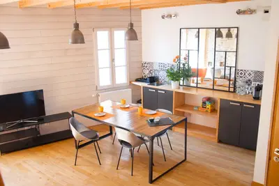 Image de Maison entière avec jardin et garage