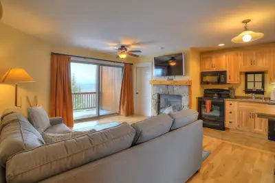 Image de South Branch Condo 13-1 - Pet Friendly Ski in Ski out condo at Saddleback