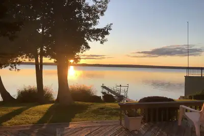 Image de All-Season Waterfront Home on Se Hubbard Lake!