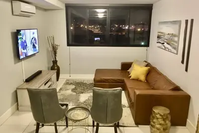 Image de Secure, Modern & Comfy, Lux Suite @77 Independence